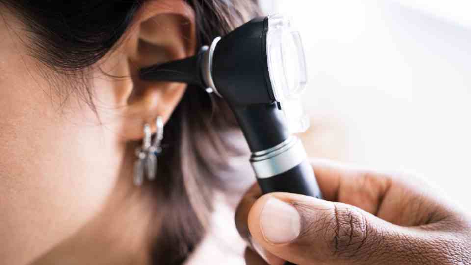 Clear earwax clinic in Eltham