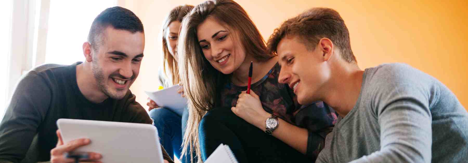 Private meningitis acwy vaccine